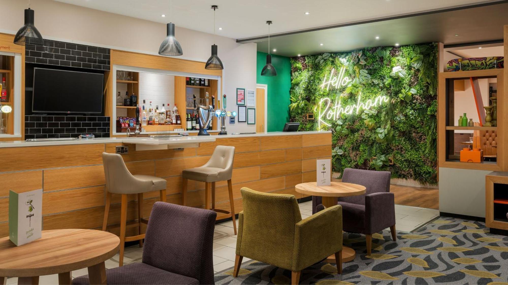 Rotherham-sheffield M1,jct.33 By Ihg 4*