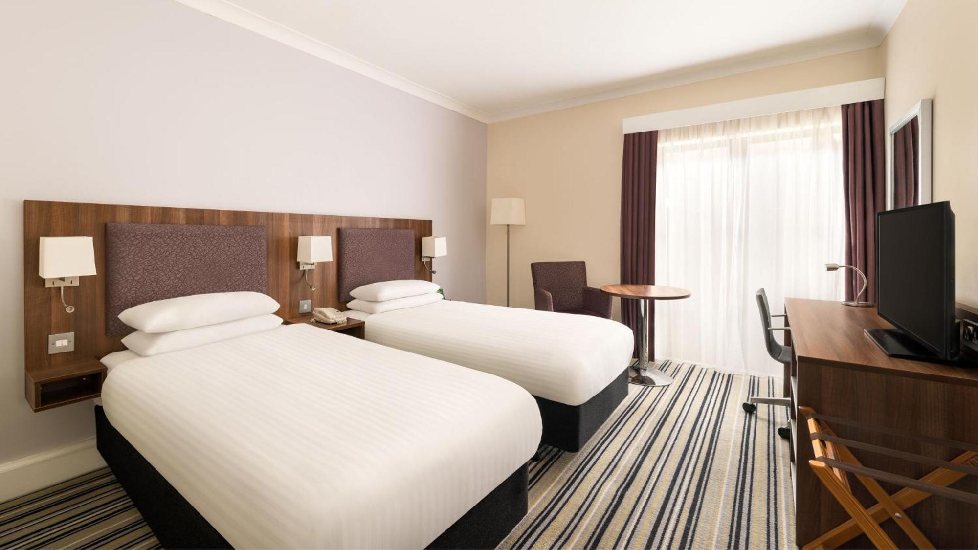 Rotherham-sheffield M1,jct.33 By Ihg 4*