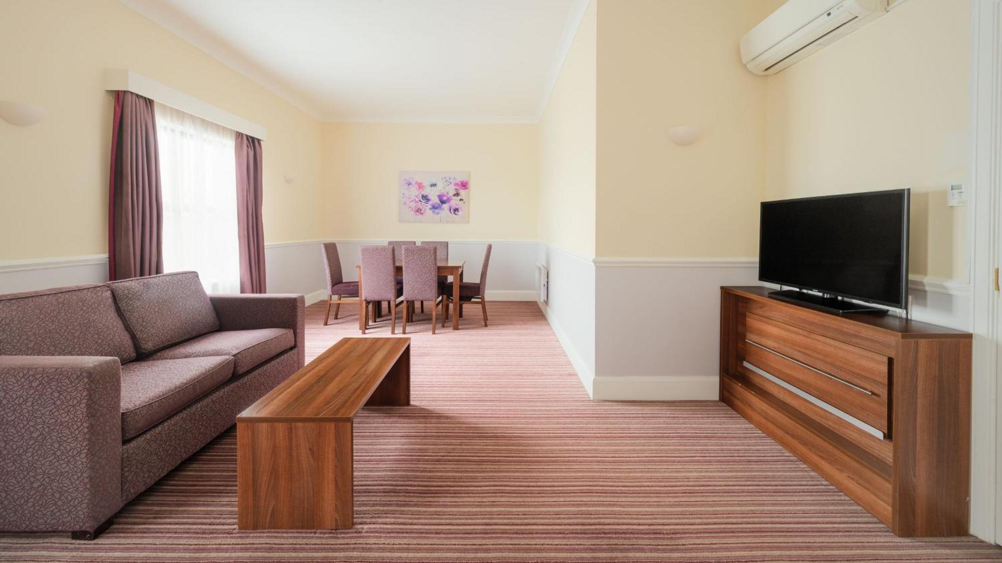 Rotherham-sheffield M1,jct.33 By Ihg Rotherham