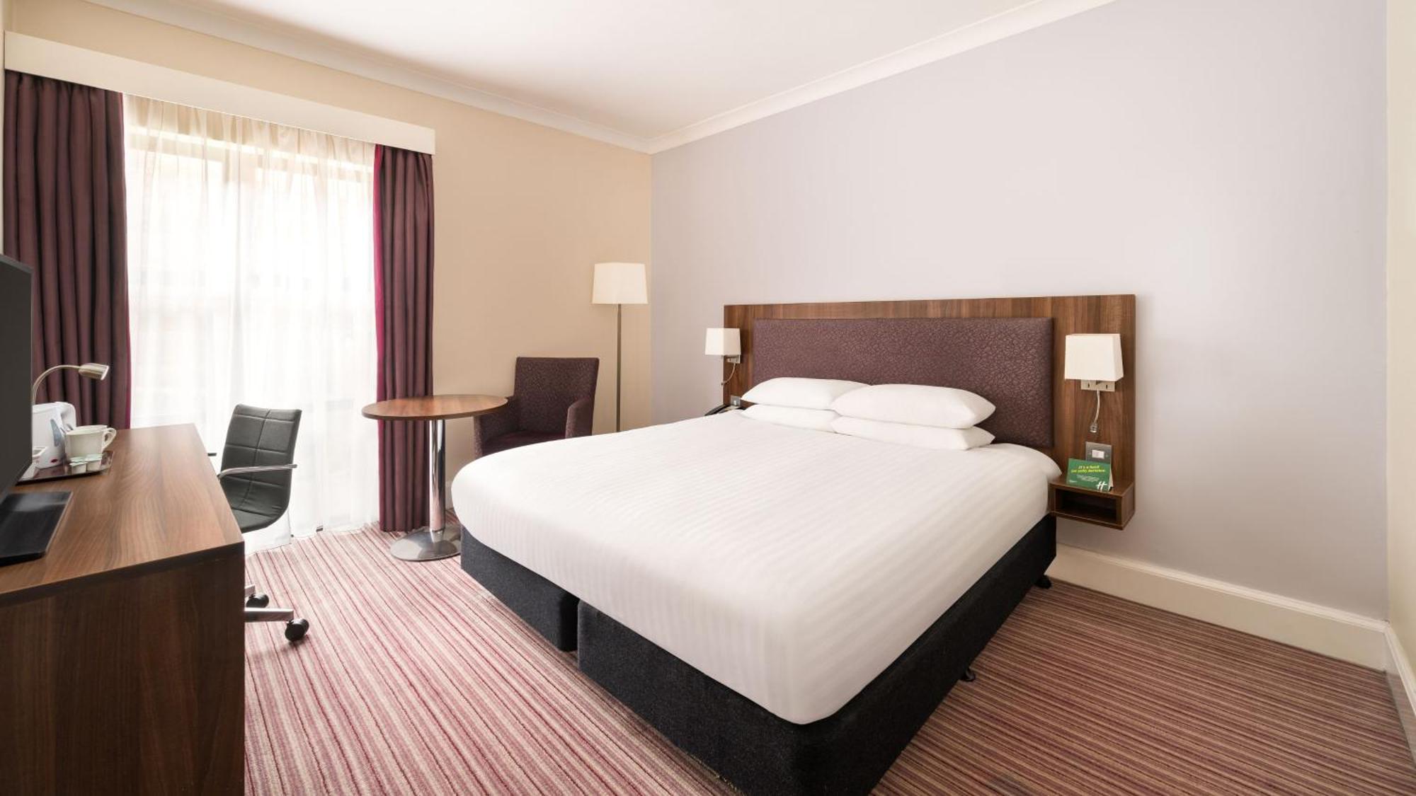 Rotherham-sheffield M1,jct.33 By Ihg Hotel