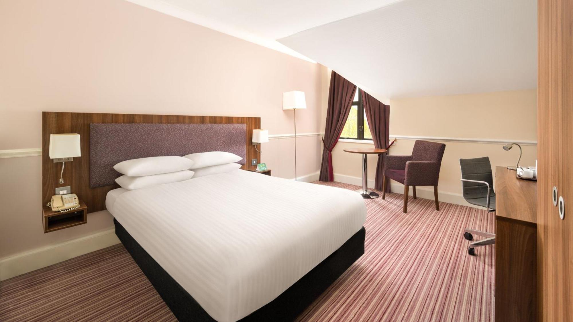 Rotherham-sheffield M1,jct.33 By Ihg 4*