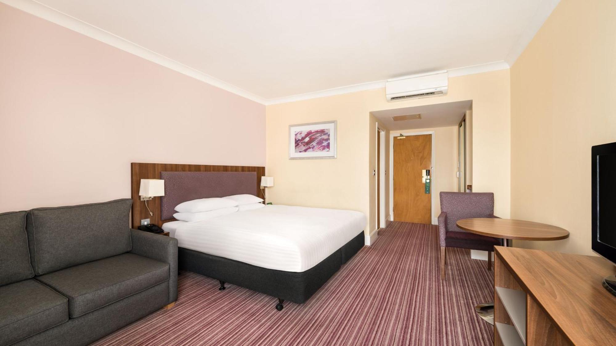 Rotherham-sheffield M1,jct.33 By Ihg 4* Rotherham